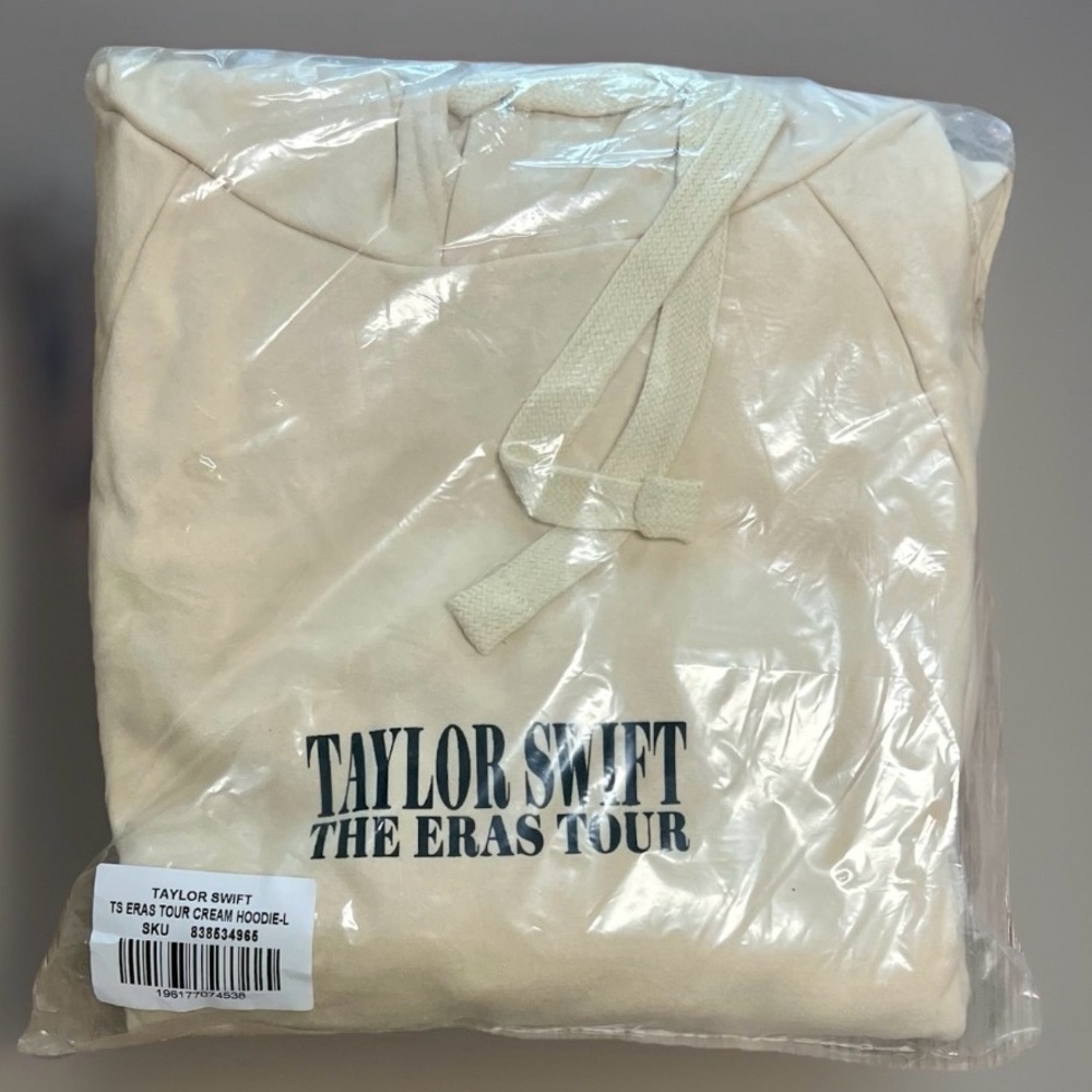 Authentic TAYLOR SWIFT 2023 Eras Tour Cream Hoodie Adult Relaxed Size: LARGE NEW - Picture 3 of 6